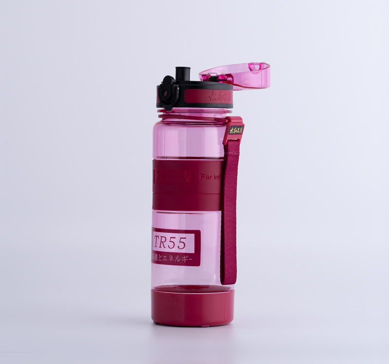 飲水容器